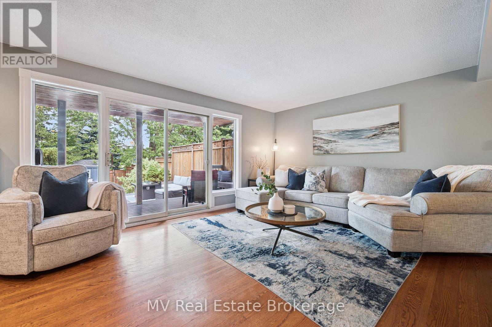 Photo 13 of 434 B Dunvegan Drive, Waterloo ON