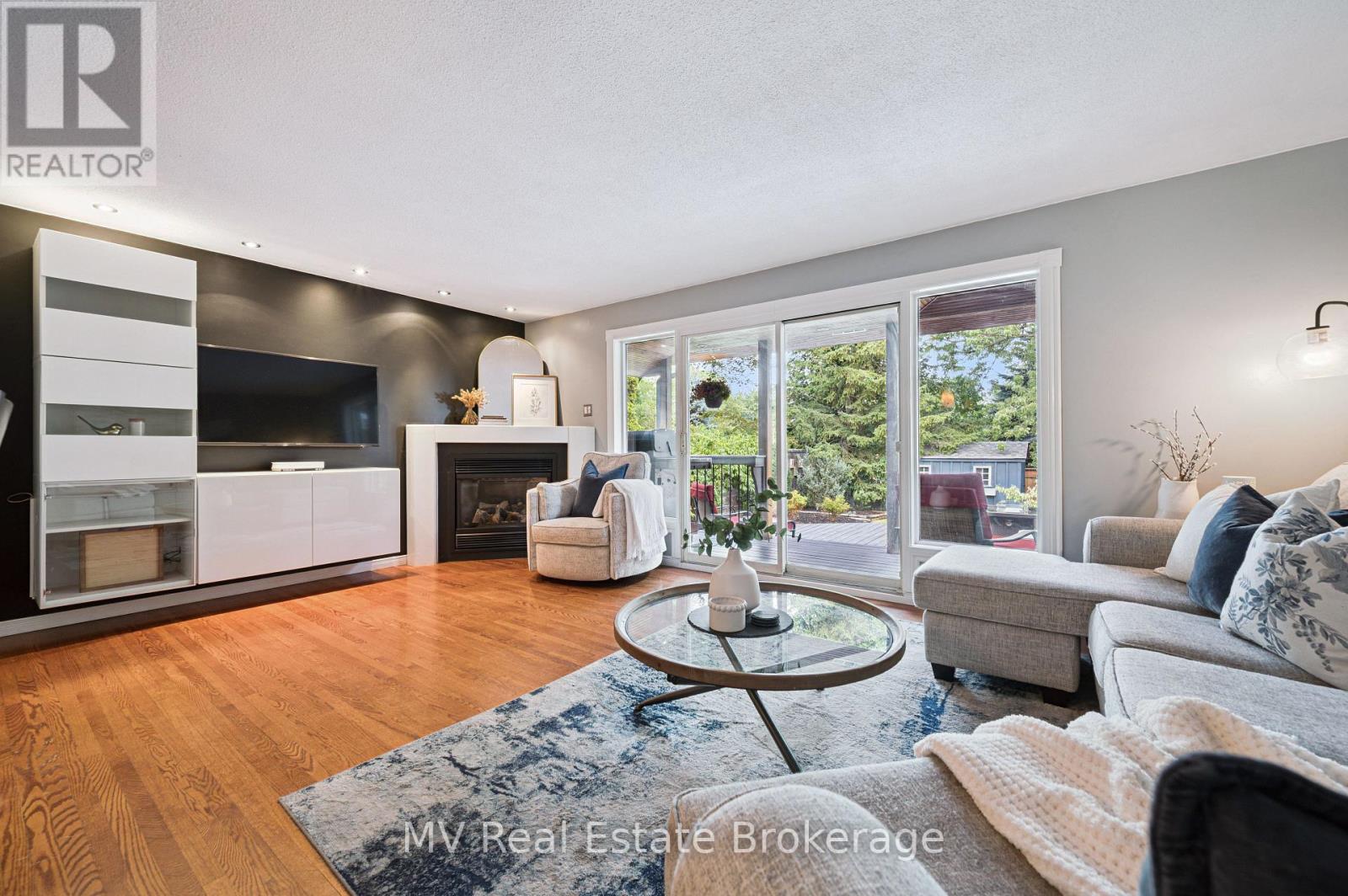 Photo 14 of 434 B Dunvegan Drive, Waterloo ON