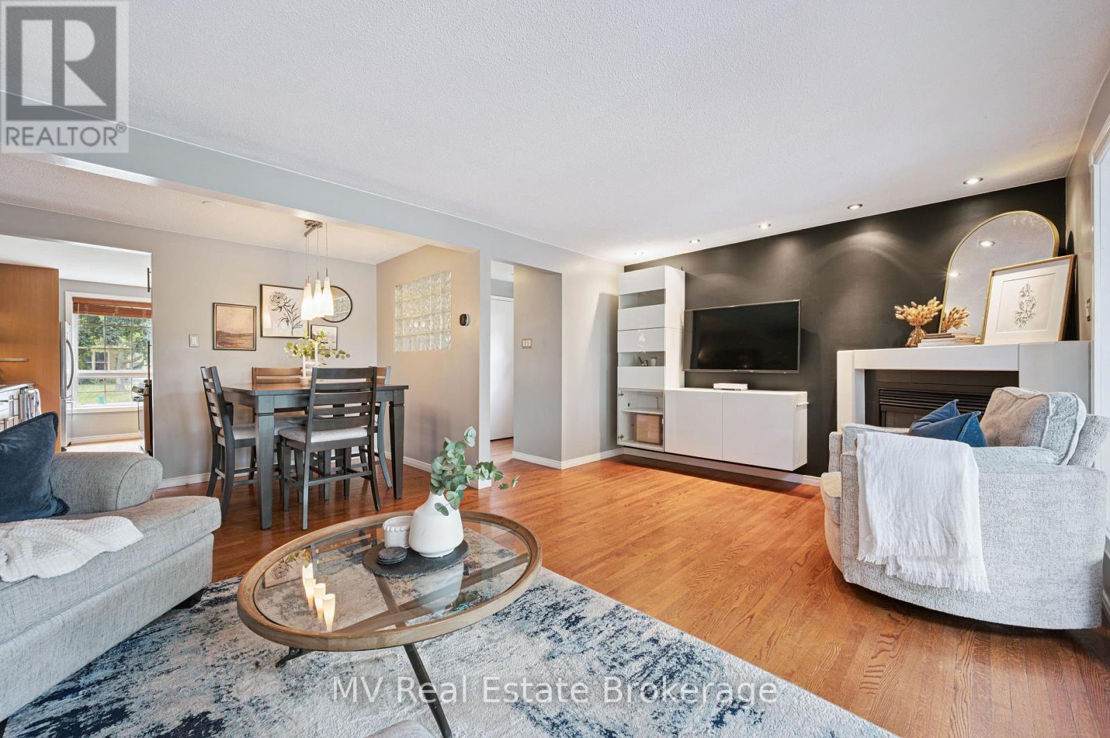 Photo 15 of 434 B Dunvegan Drive, Waterloo ON