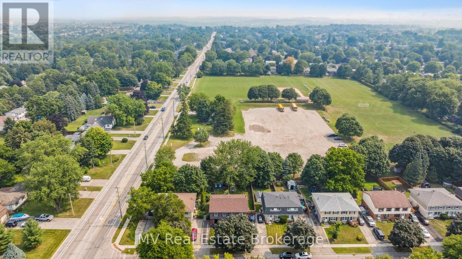 Photo 42 of 434 B Dunvegan Drive, Waterloo ON