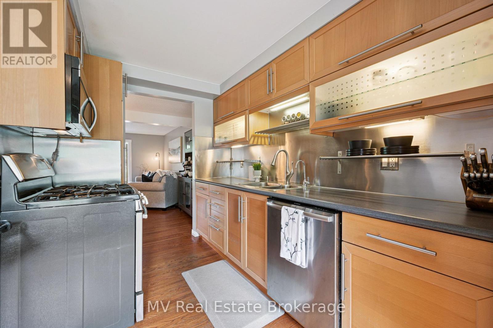 Photo 9 of 434 B Dunvegan Drive, Waterloo ON