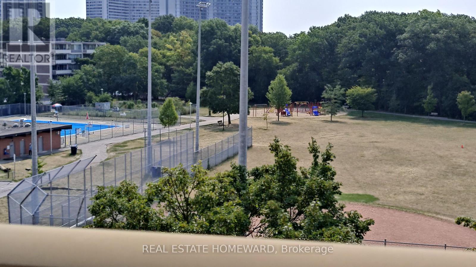 Photo 20 of 417 1 Leaside Park Drive, Toronto ON