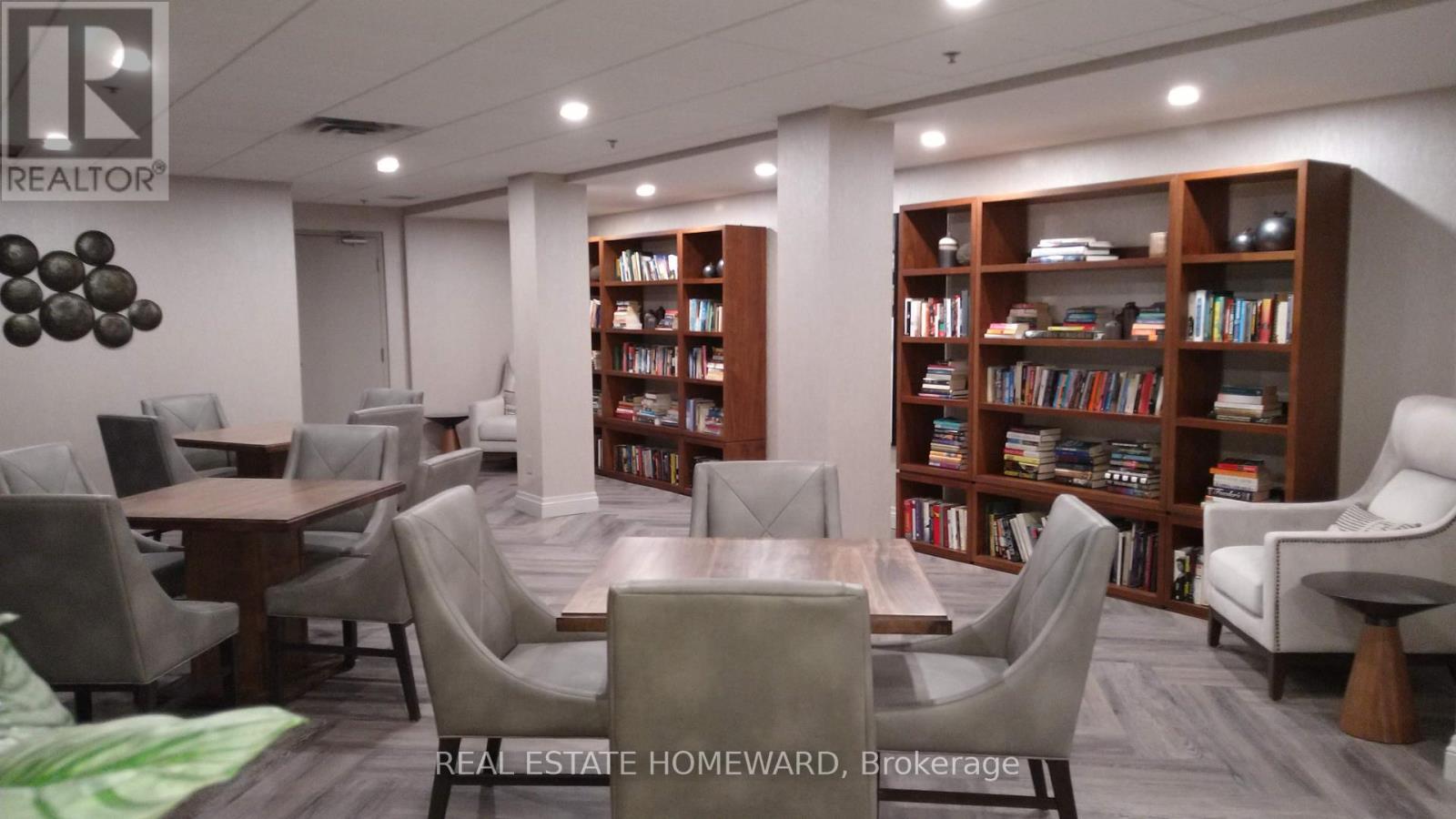 Photo 3 of 417 1 Leaside Park Drive, Toronto ON