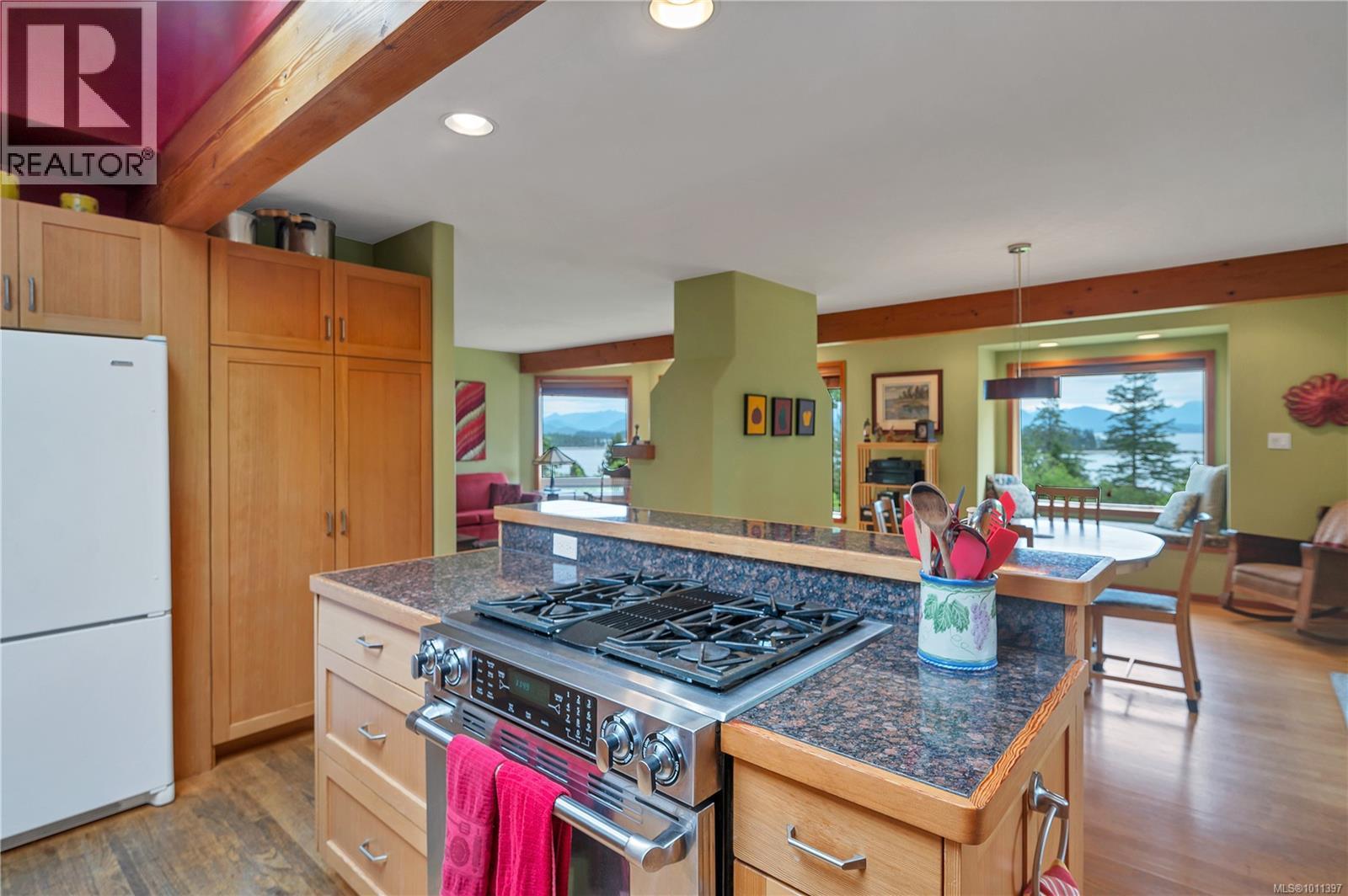 1418 Schooner Rd, Quadra Island
