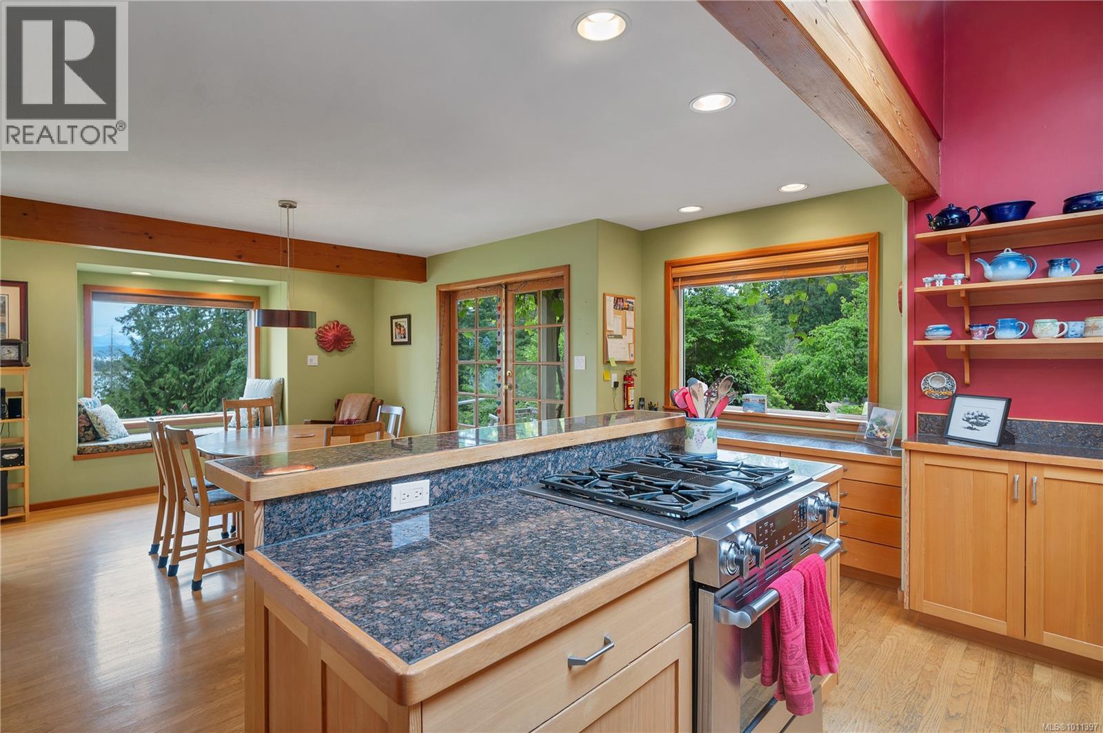 1418 Schooner Rd, Quadra Island