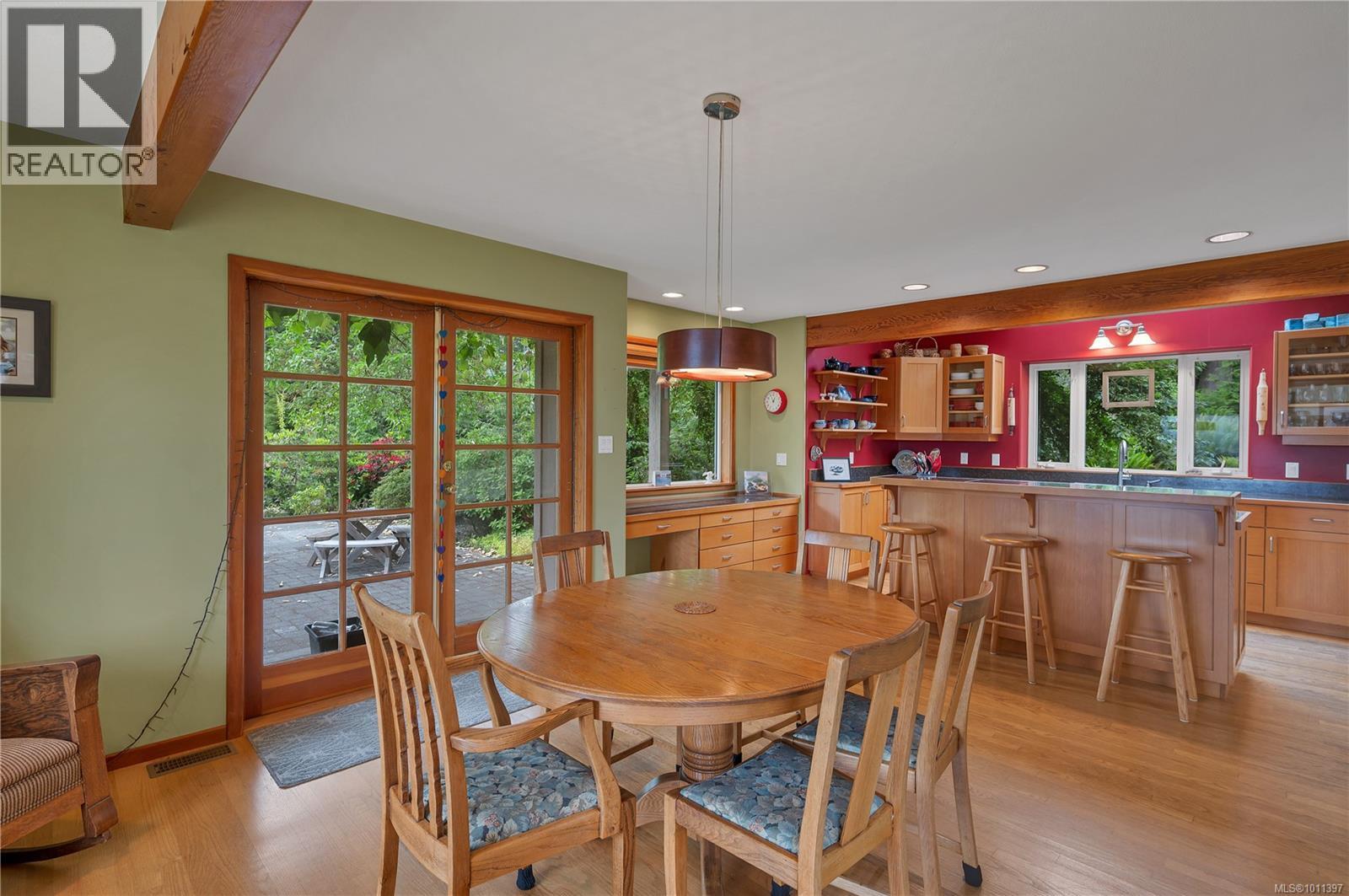 1418 Schooner Rd, Quadra Island