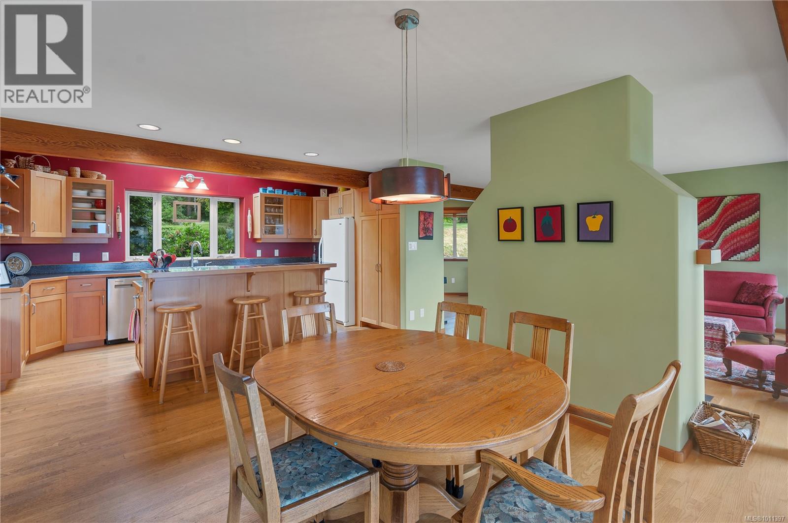 1418 Schooner Rd, Quadra Island
