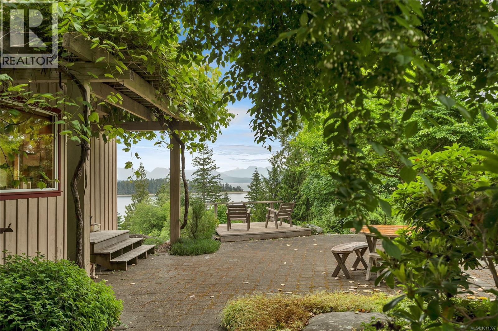1418 Schooner Rd, Quadra Island