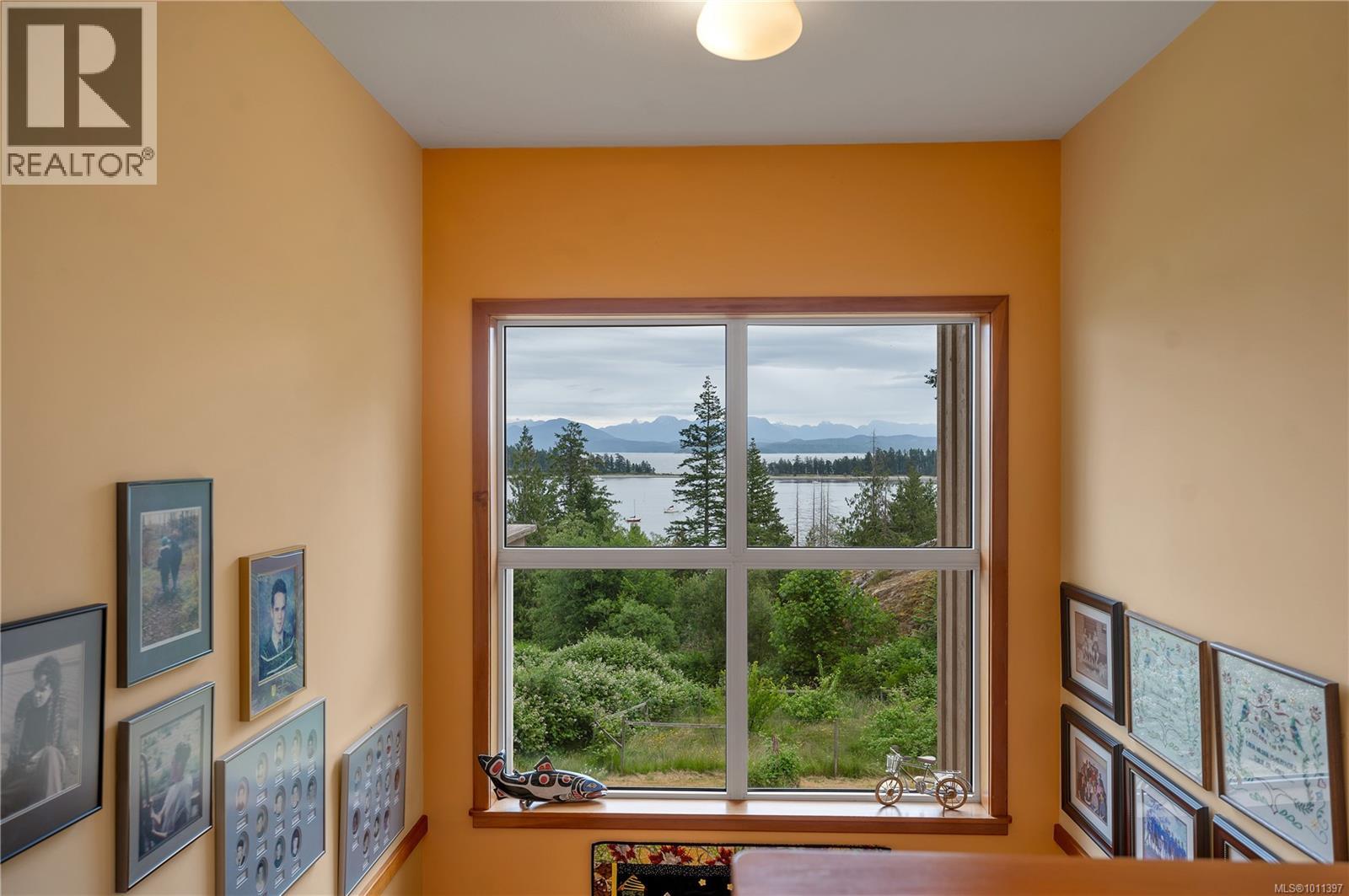 1418 Schooner Rd, Quadra Island