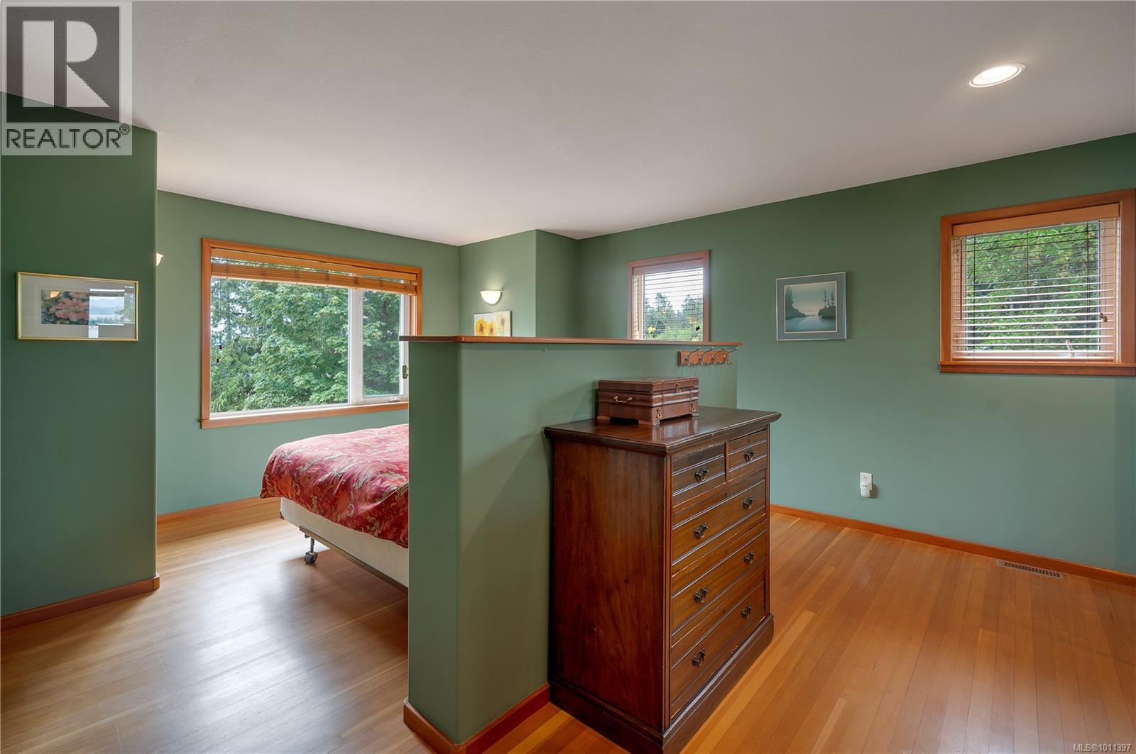 1418 Schooner Rd, Quadra Island