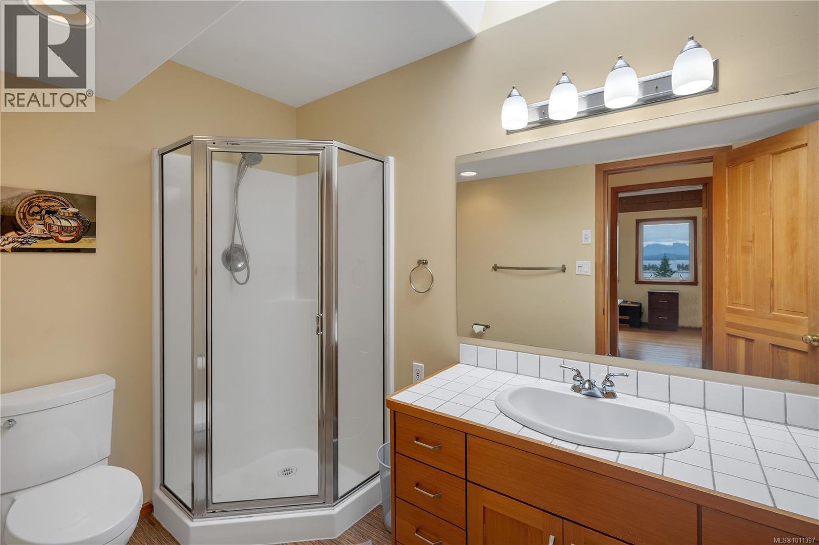 1418 Schooner Rd, Quadra Island