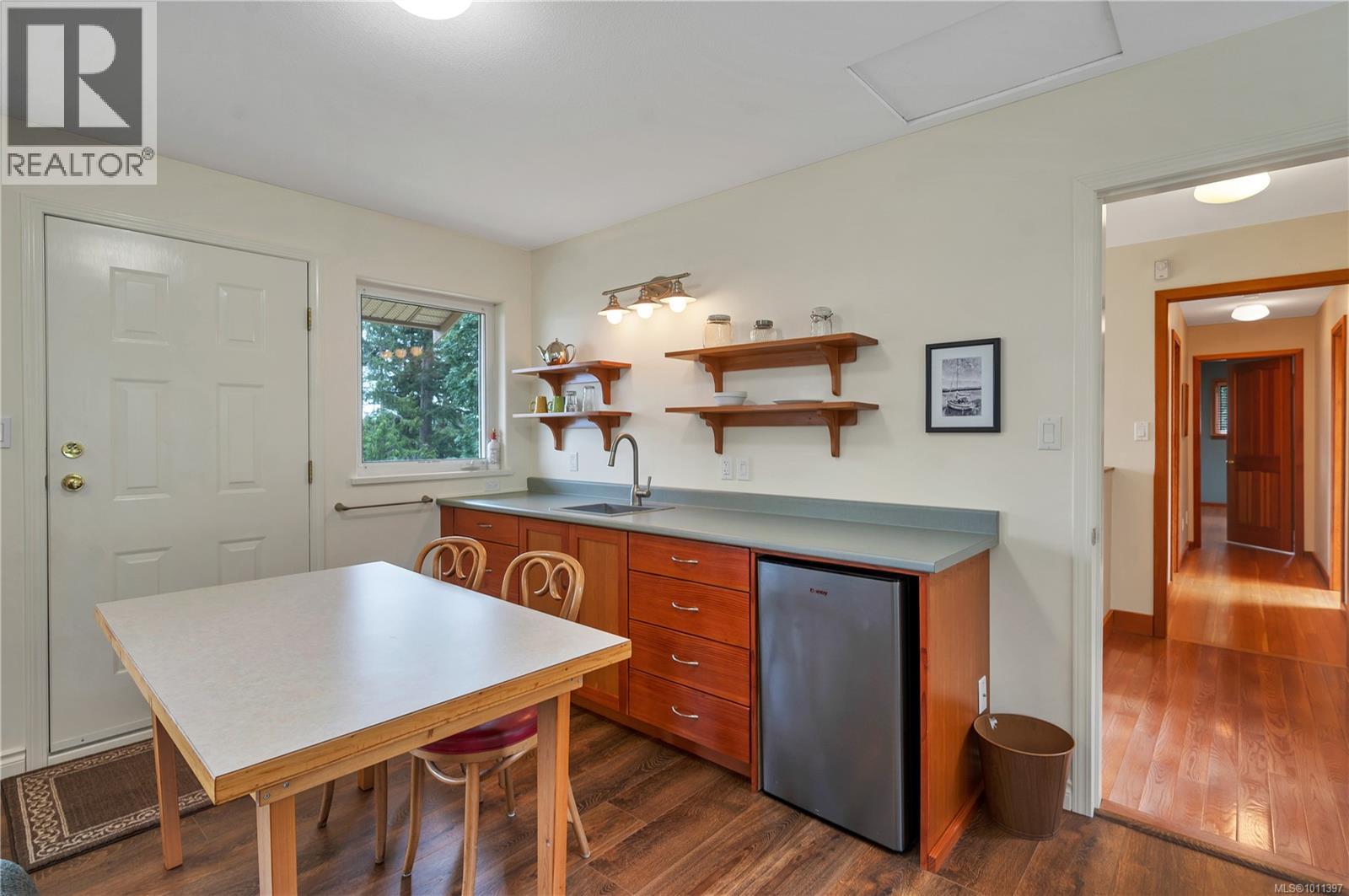 1418 Schooner Rd, Quadra Island