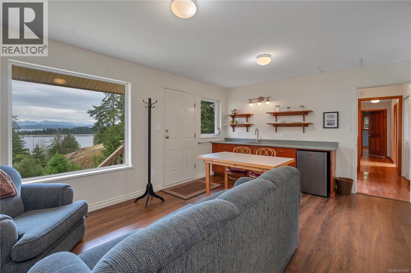 1418 Schooner Rd, Quadra Island
