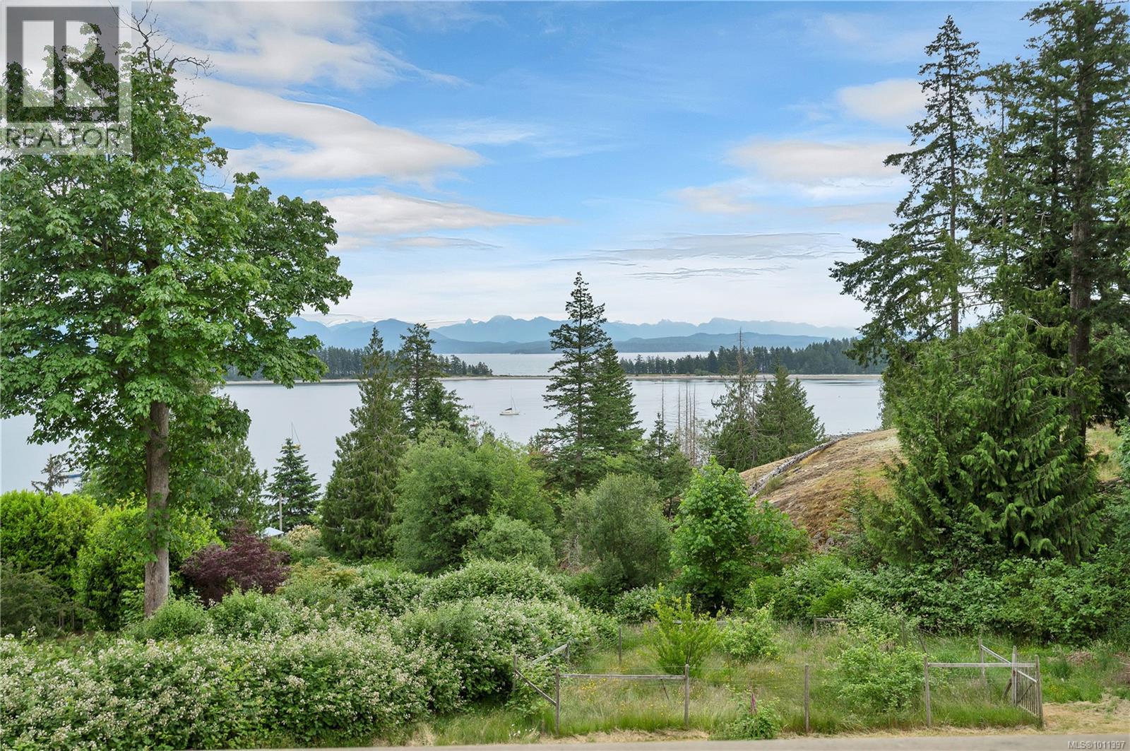 1418 Schooner Rd, Quadra Island