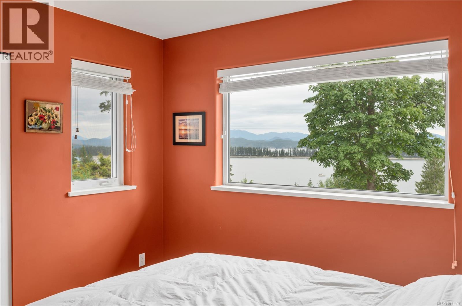 1418 Schooner Rd, Quadra Island
