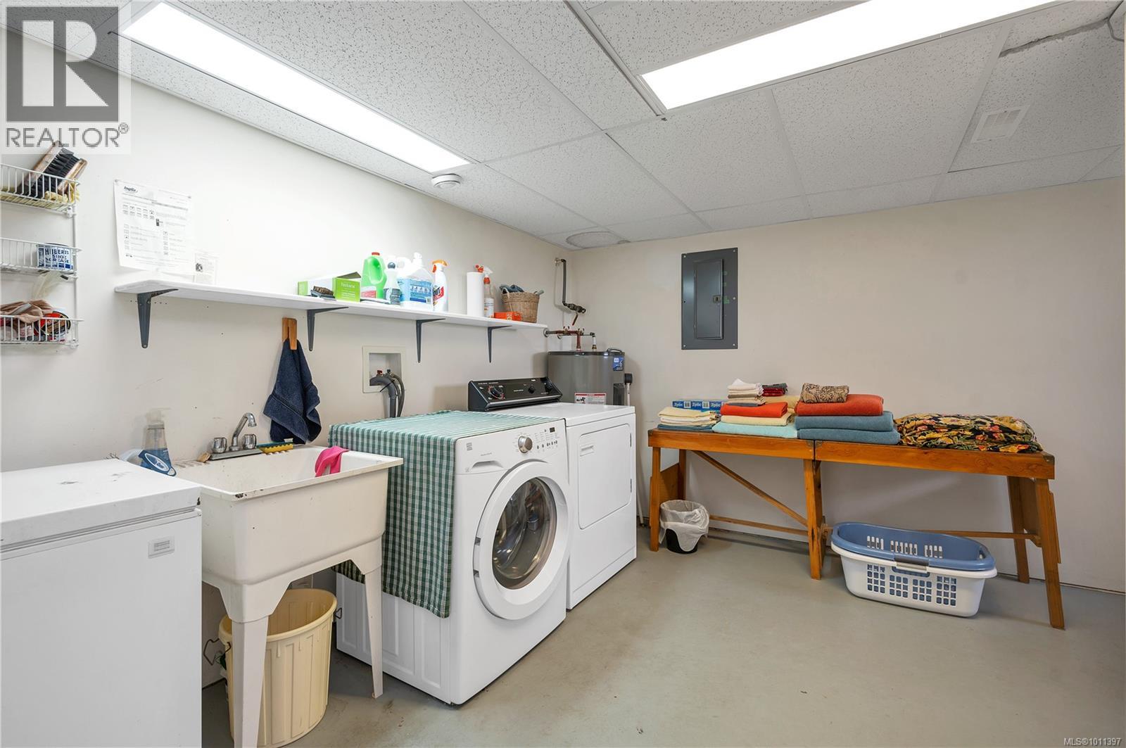 1418 Schooner Rd, Quadra Island