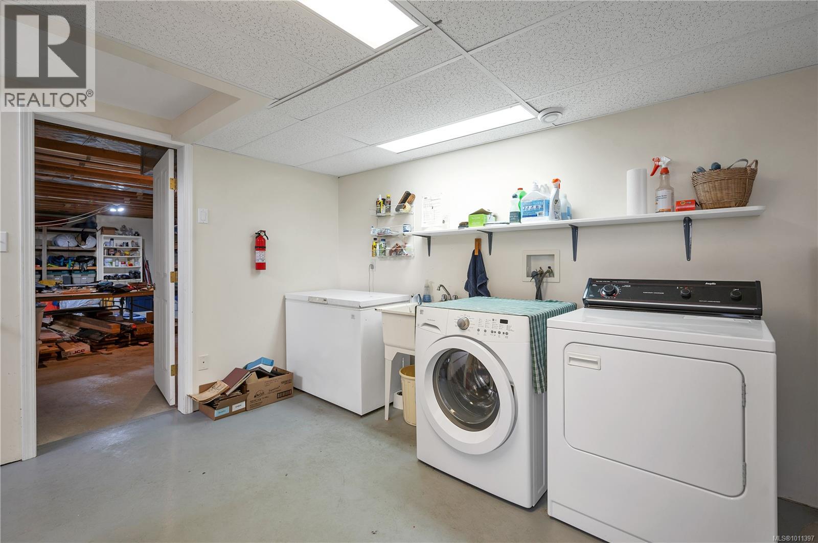 1418 Schooner Rd, Quadra Island