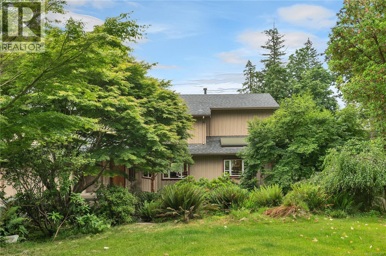 1418 Schooner Rd, Quadra Island