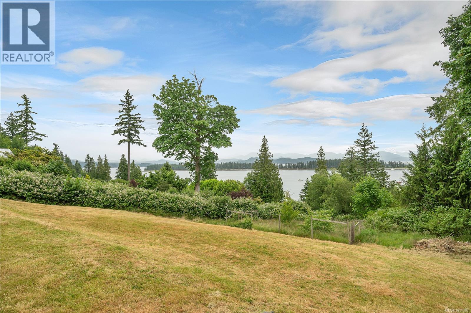 1418 Schooner Rd, Quadra Island