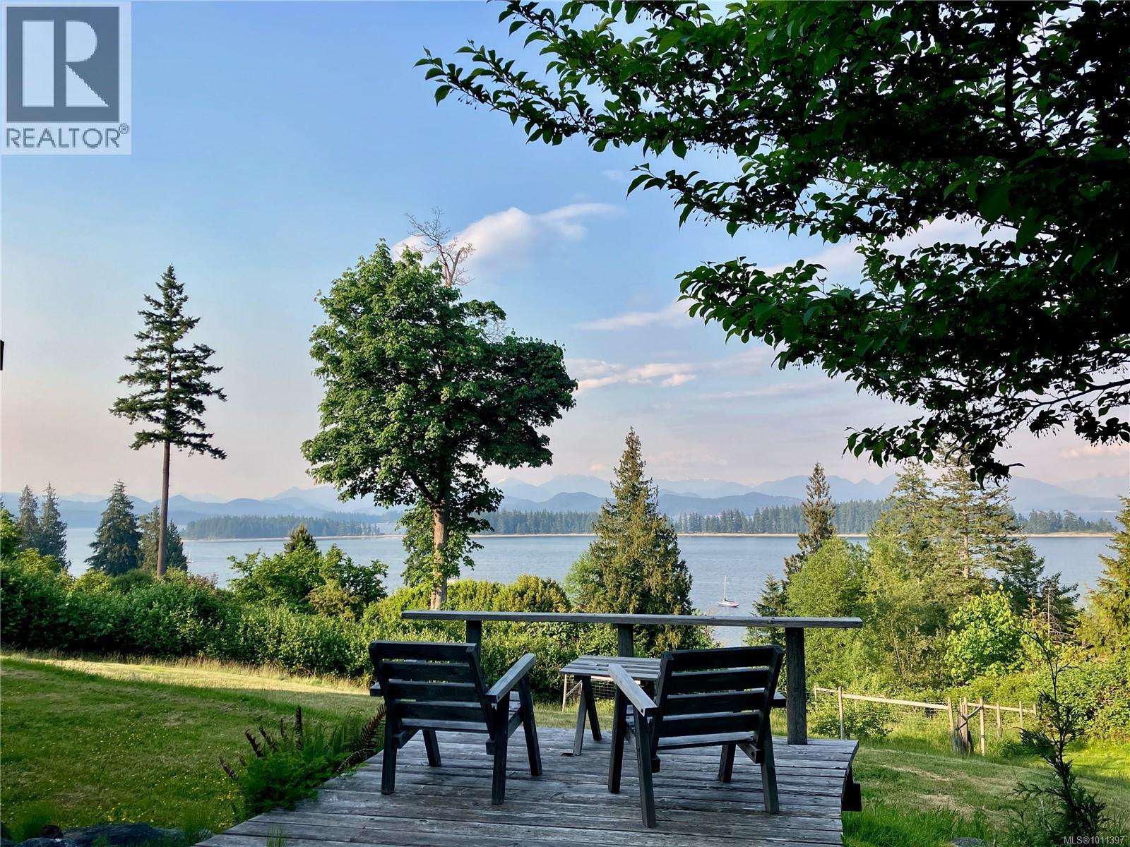 1418 Schooner Rd, Quadra Island