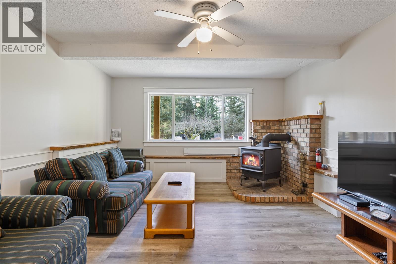 Photo 2 of 2450 Nanoose Rd, Nanoose Bay BC