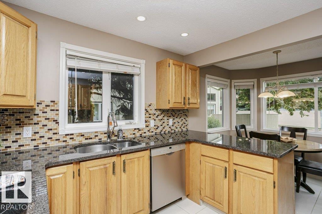 Photo 17 of 1027 109 St Nw, Edmonton AB