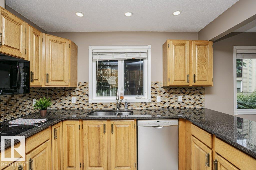 Photo 26 of 1027 109 St Nw, Edmonton AB