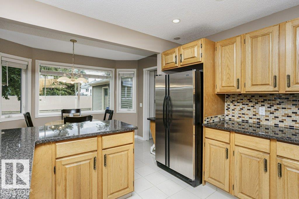 Photo 14 of 1027 109 St Nw, Edmonton AB