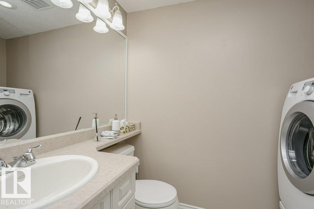 Photo 33 of 1027 109 St Nw, Edmonton AB