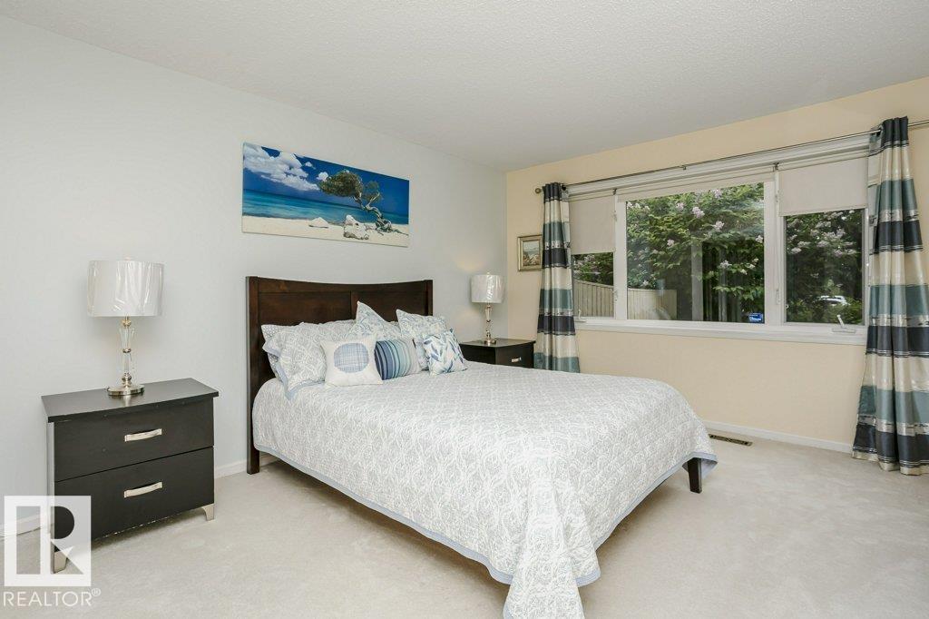 Photo 11 of 1027 109 St Nw, Edmonton AB