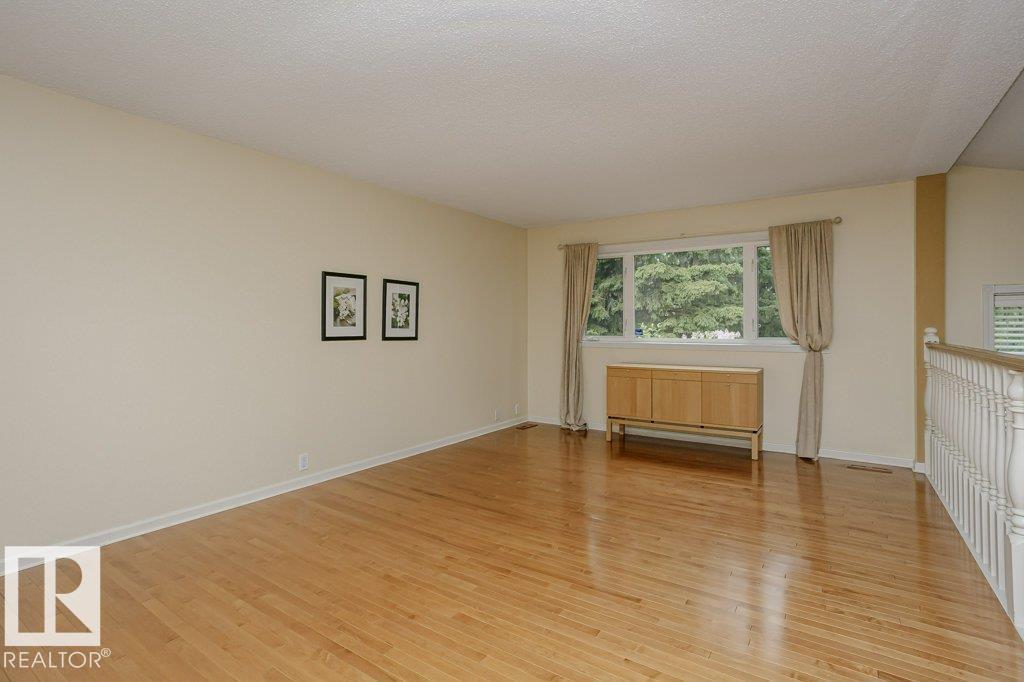 Photo 18 of 1027 109 St Nw, Edmonton AB