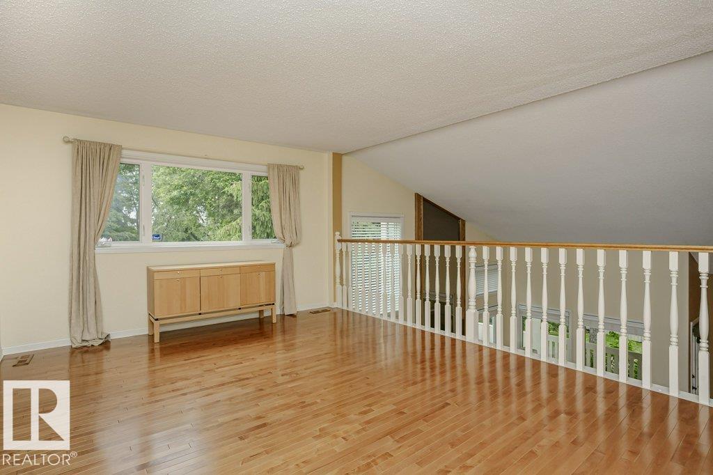 Photo 54 of 1027 109 St Nw, Edmonton AB