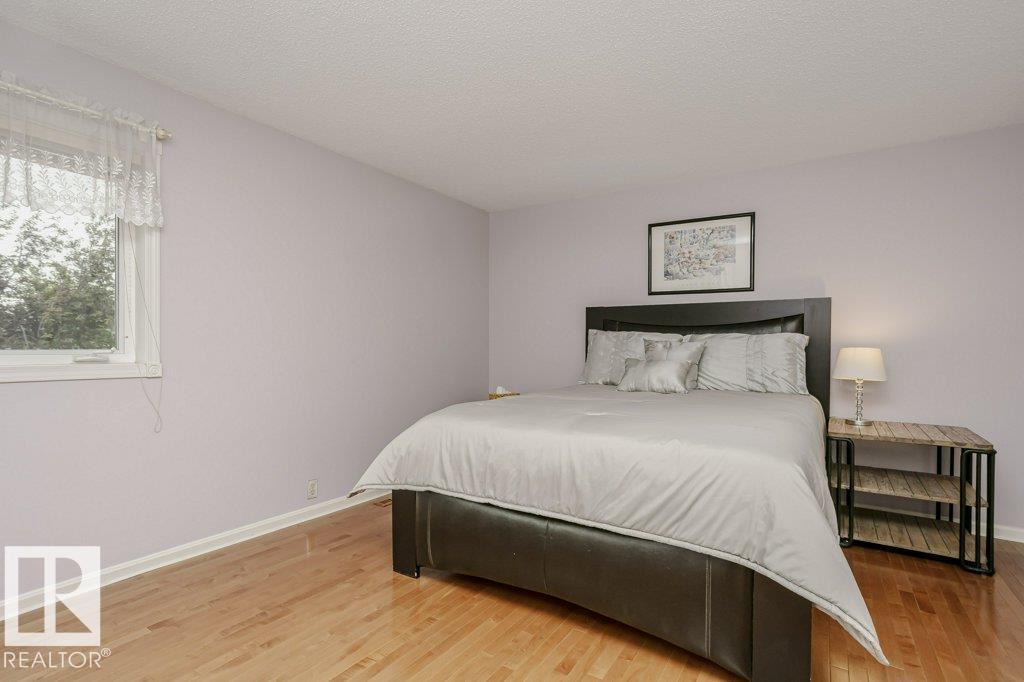 Photo 29 of 1027 109 St Nw, Edmonton AB