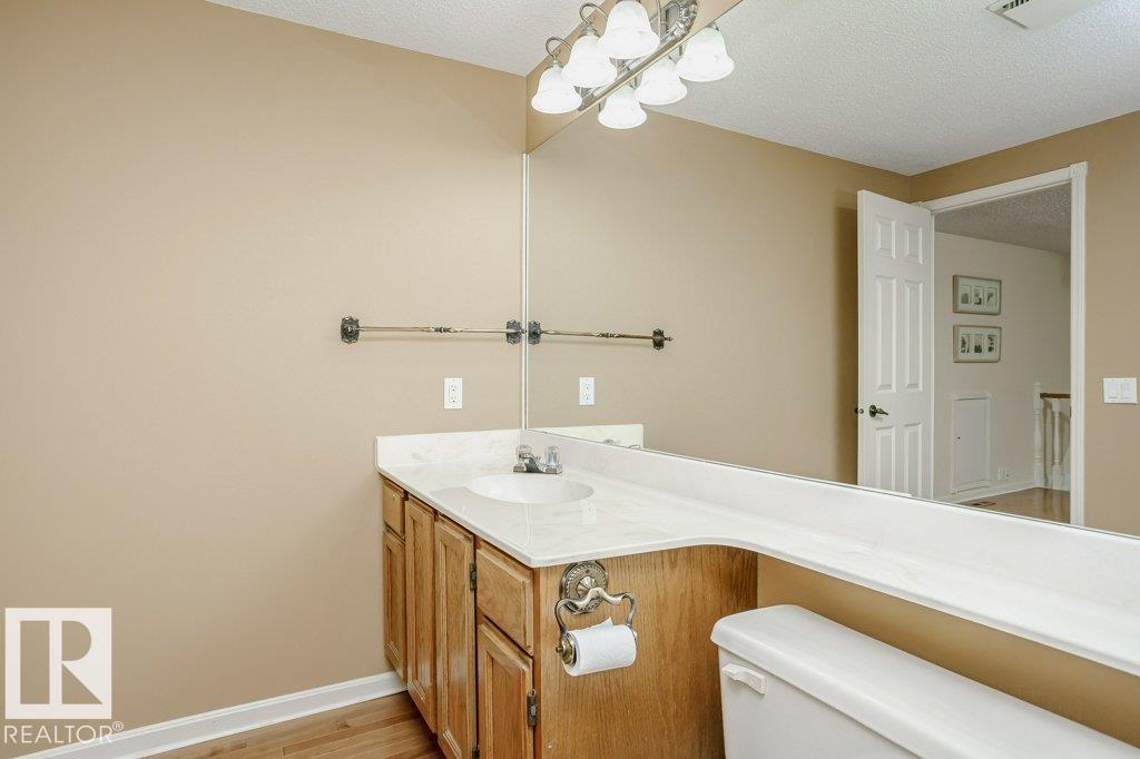 Photo 23 of 1027 109 St Nw, Edmonton AB