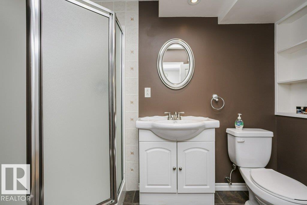 Photo 6 of 1027 109 St Nw, Edmonton AB