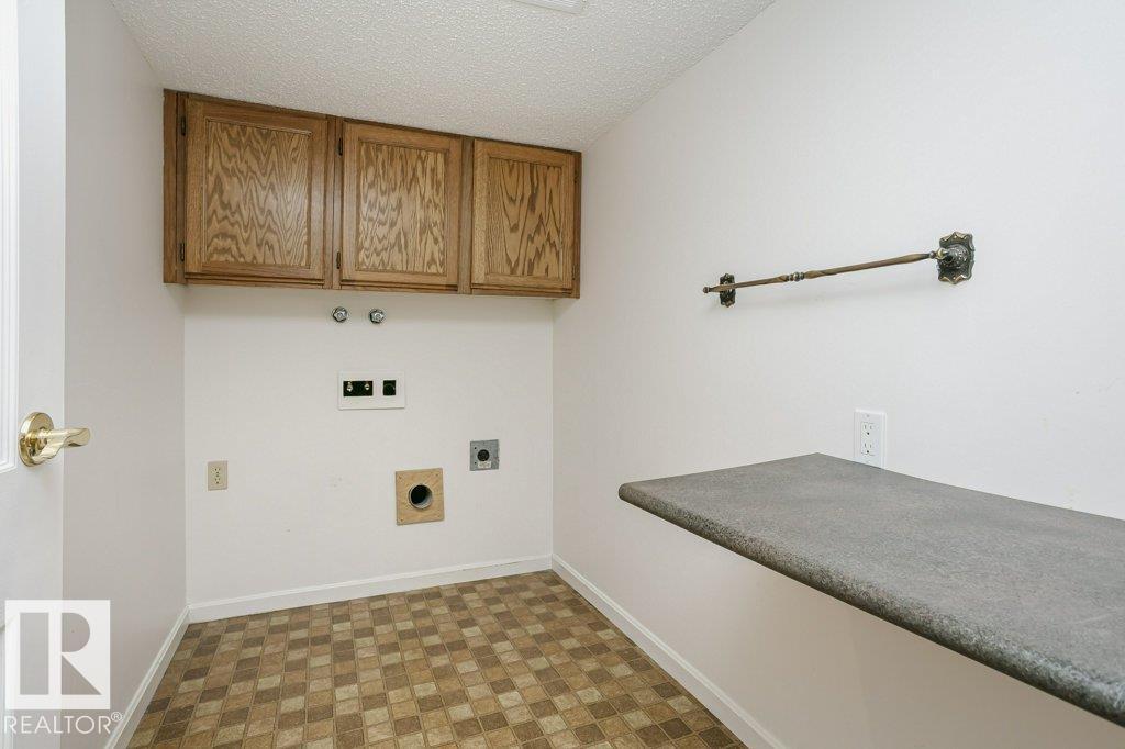 Photo 40 of 1027 109 St Nw, Edmonton AB