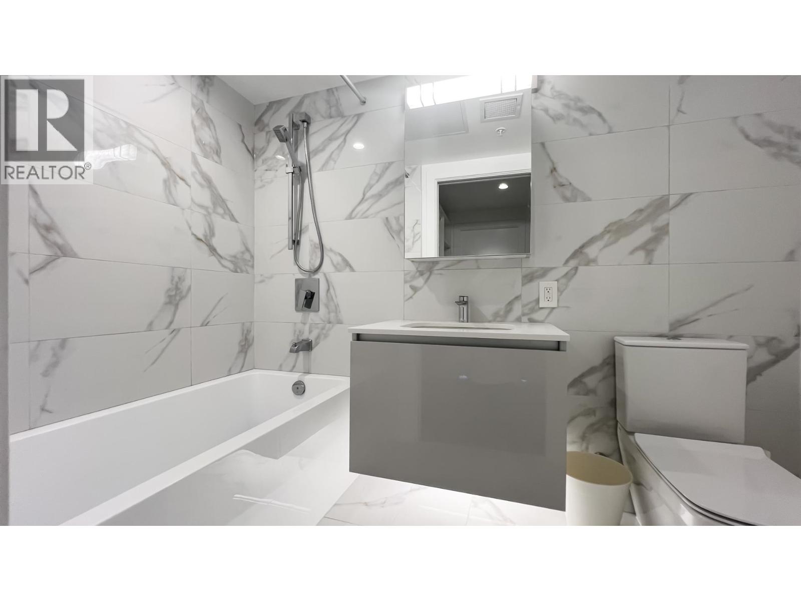 Photo 10 of 802 5788 Gilbert Road, Richmond BC
