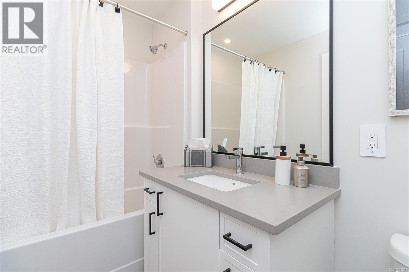 Photo 13 of 615 1361 Goldstream Ave, Langford BC