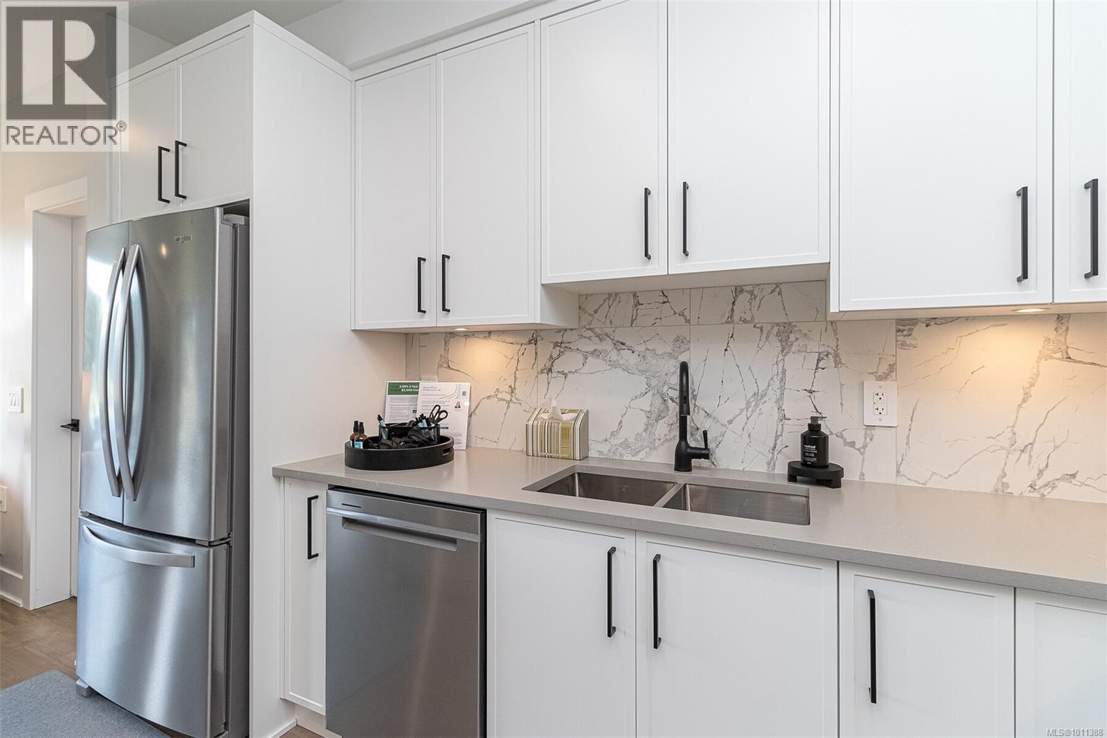 Photo 7 of 615 1361 Goldstream Ave, Langford BC