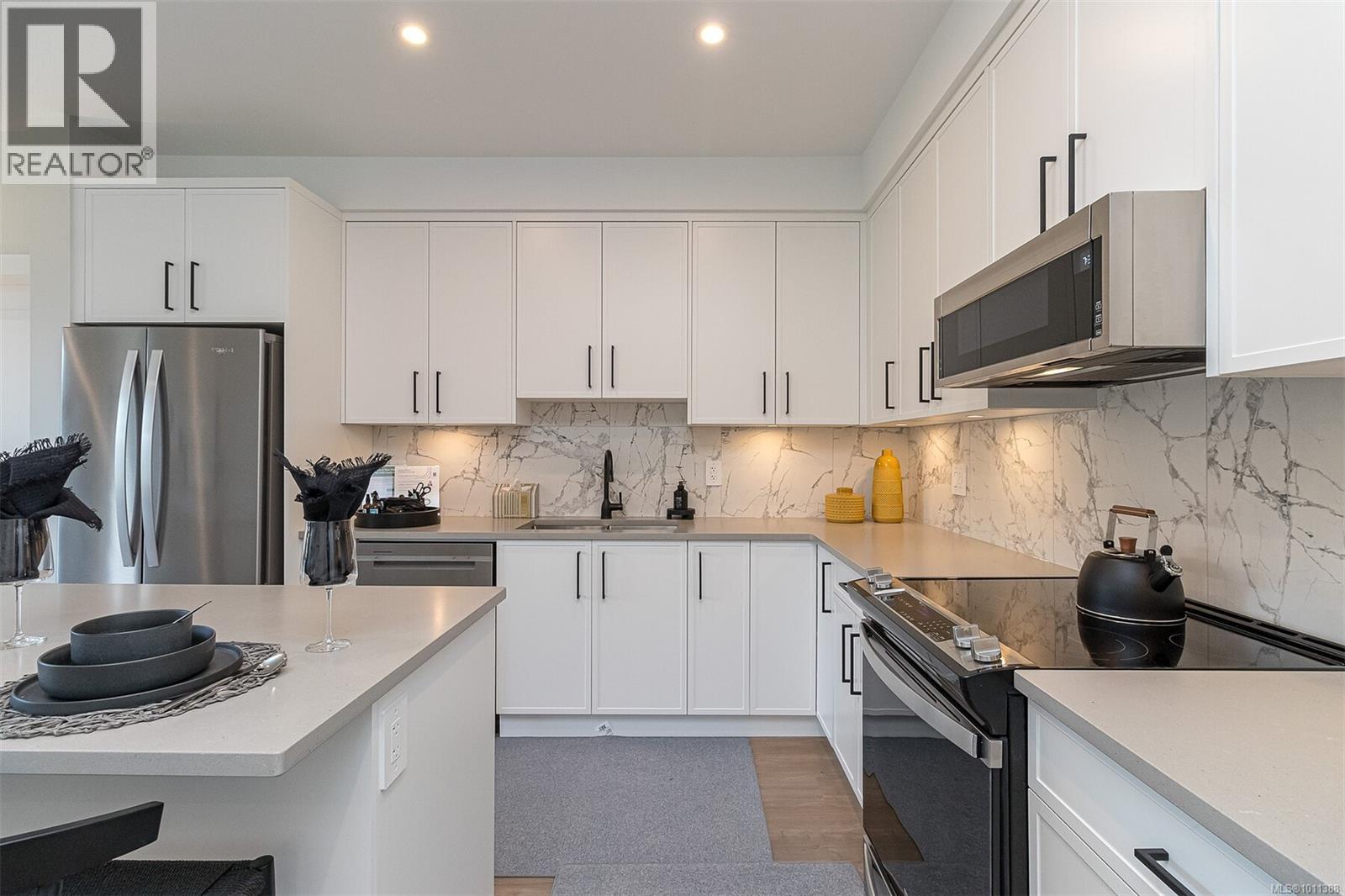 Photo 8 of 615 1361 Goldstream Ave, Langford BC