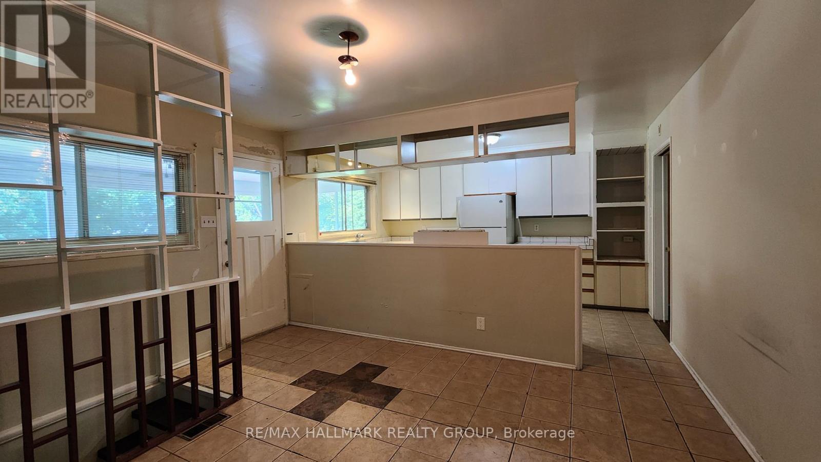 Photo 23 of 447 Roger Road, Ottawa ON