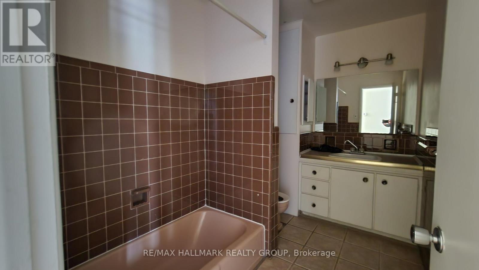 Photo 6 of 447 Roger Road, Ottawa ON