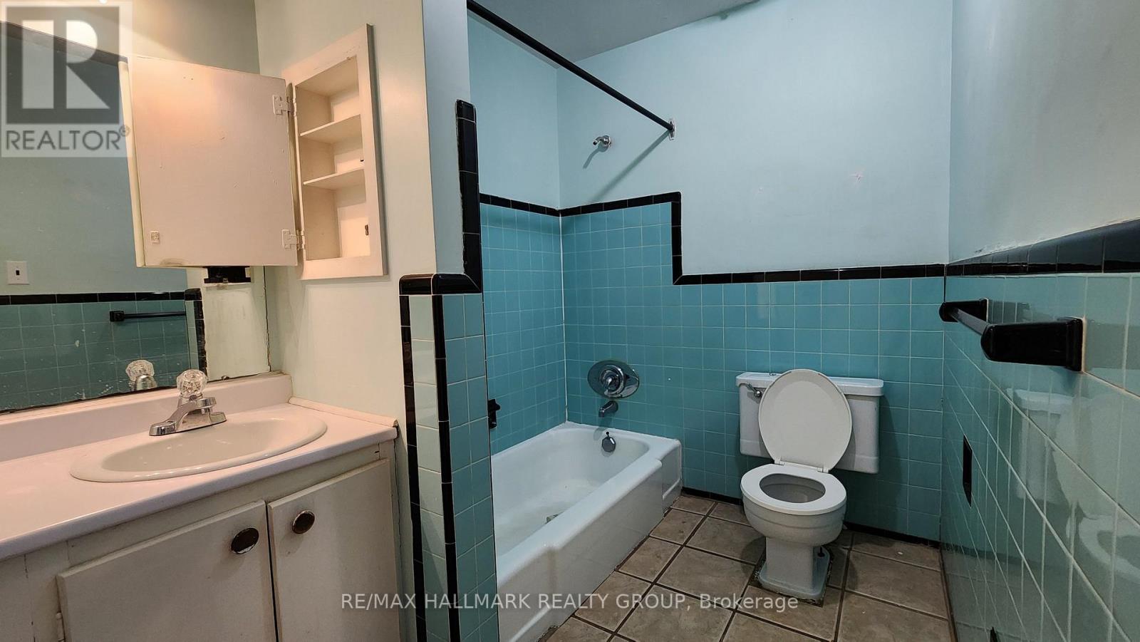 Photo 4 of 447 Roger Road, Ottawa ON