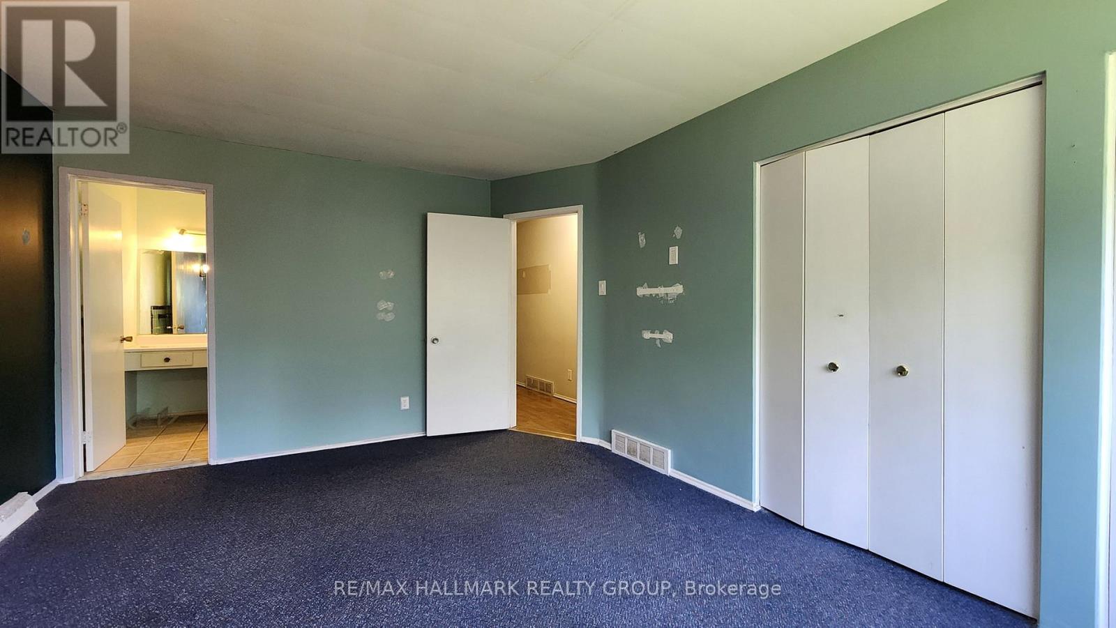 Photo 32 of 447 Roger Road, Ottawa ON