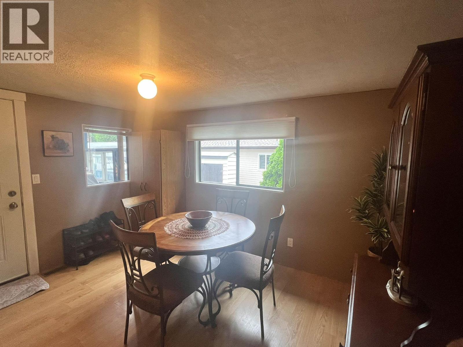197 1999 97 Highway South, Kelowna