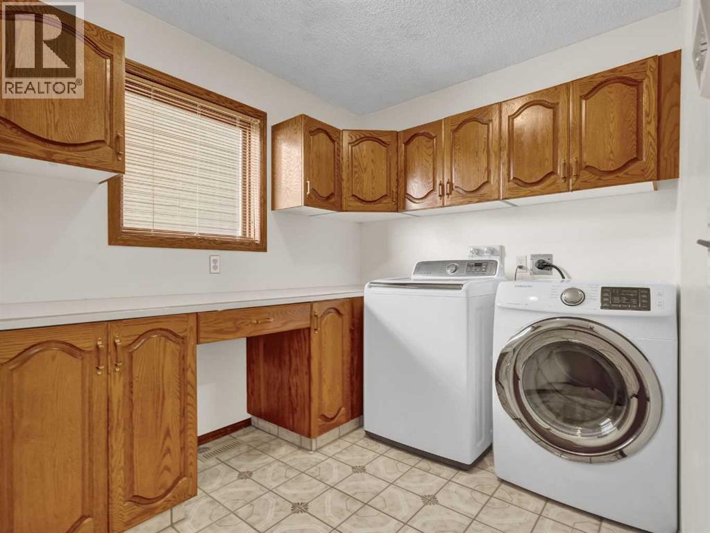 Single Family House for Sale in  Hawkcliff Way NW Hawkwood Calgary 