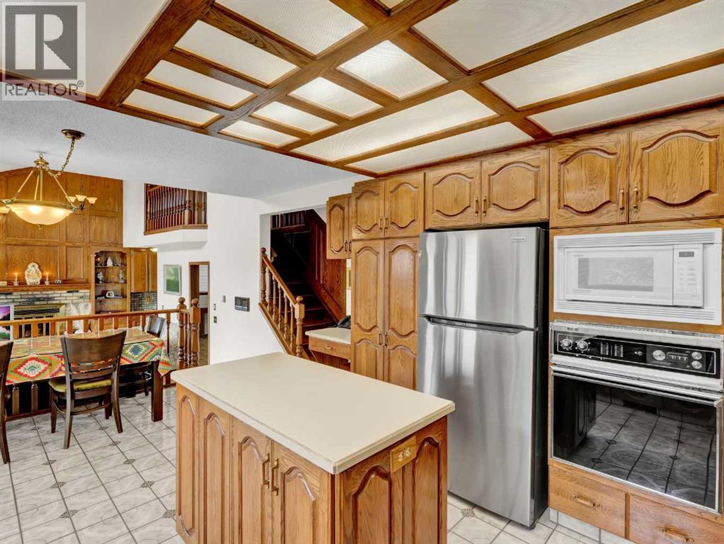 Single Family House for Sale in  Hawkcliff Way NW Hawkwood Calgary 