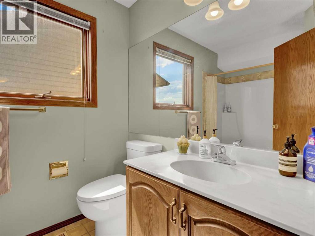 Single Family House for Sale in  Hawkcliff Way NW Hawkwood Calgary 