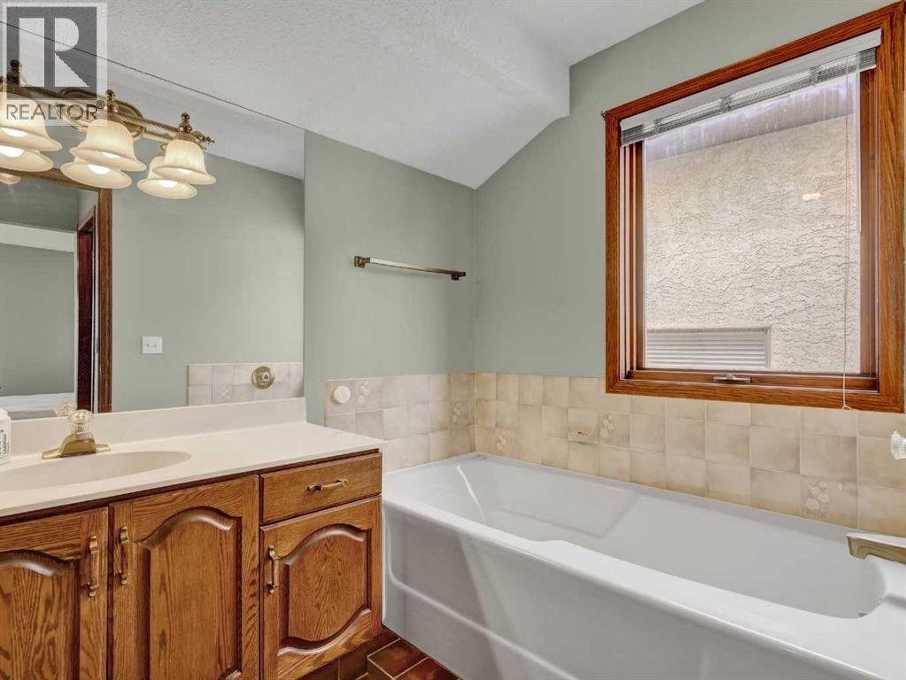 Single Family House for Sale in  Hawkcliff Way NW Hawkwood Calgary 