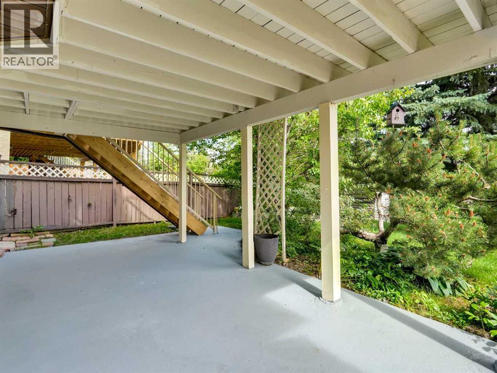 Single Family House for Sale in  Hawkcliff Way NW Hawkwood Calgary 